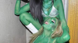Зеленые девушки (7 фото)