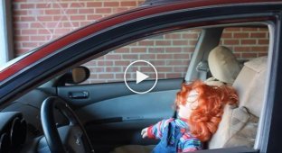 Кукла за рулем