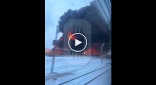 In the Russian city of Klintsy in the Bryansk region, an oil depot is on fire