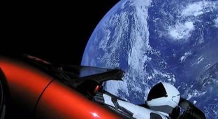 Компания SpaceX отправила в космос электрокар Tesla Roadster (4 фото + видео)