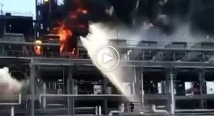 Пожарные тушат последствия «хлопка» на НПЗ в Ростовской области