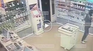 На ограбление магазина электроники в Санкт-Петербурге потребовалось 20 секунд