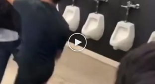 Double knockout in the toilet