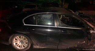 Злоумышленники подожгли BMW московского депутата (2 фото + видео)