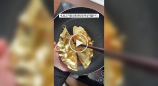 A gold pendant for dumplings.