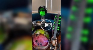 In the US, a musician assembled a full-fledged robotic band, making his own instruments play on their own