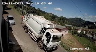 Бразильский водитель мусоровоза слишком доверял своему напарнику