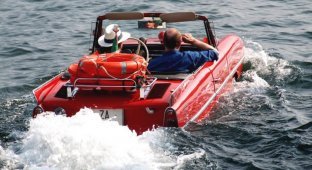 Плавающий автомобиль Amphicar (14 фото + 2 видео)