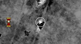 A Ukrainian drone with a thermal imager drops grenades on Russian soldiers in the Donetsk region