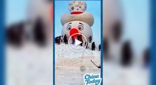В Китае построили гигантского снеговика