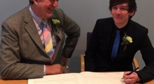 Стивен Фрай женился на молодом бойфренде (11 фото)