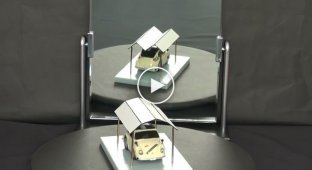 Потрясающая оптическая иллюзия с зеркалами от японского профессора математики