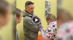 Disgruntled dog bites veterinarian