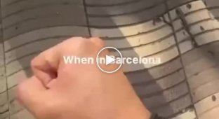 In Barcelona, people tie their phones to their hands due to the huge number of thieves