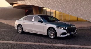 Mercedes Unveiled the Updated Maybach S-Class — Without Leather, But with a V12 (11 photos)