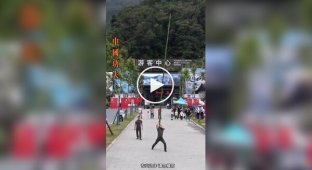 What happens if you give Chinese acrobats a bamboo trunk