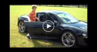 11 летний парень за рулем Audi R8