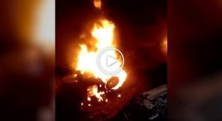 The bus caught fire with people in the cabin: a terrible accident occurred in Pakistan