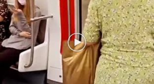 Как сделать так, чтобы мамочки в метро не мешались с колясками