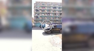 Парень высмеял, как снимают документалки про Африку