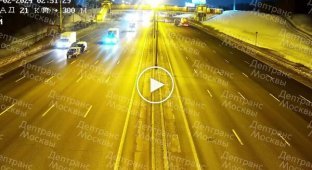 Свіже відео з недовгою парковкою на МКАДі в Росії