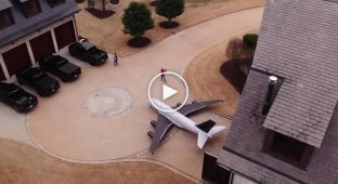 Самая большая в мире летающая модель Airbus A380 создана в США