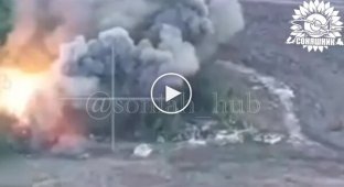 Пилот МиГ-29 разбирает американскими высокоточными крылатыми бомбами российский укрепленный район с пехотой