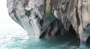 Очаровывающие Мраморные пещеры (19 фото)