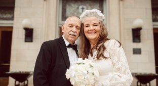 Супружеская пара покорила интернет фотосессией к 50-летней годовщине свадьбы (13 фото)