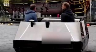 В Амстердаме запустили первое в мире беспилотное водное такси (2 фото + видео)