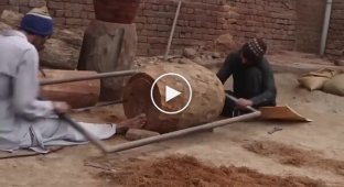 Как вручную изготавливают дхол