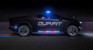 California received the world's first police car Cybertruck (2 photos)