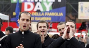 Митинг противников однополых браков в Италии (5 фото)