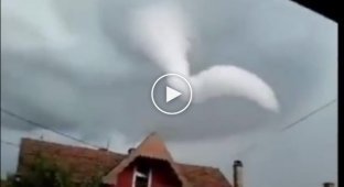 Tornado-forming storm in Serbia