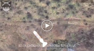 A Ukrainian drone drops FOGs on Russian infantry in the Kurdyumovka area of the Donetsk region