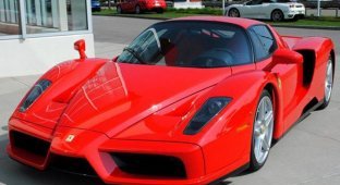 Продаются легендарные Ferrari F40, F50 и Enzo (20 фото)