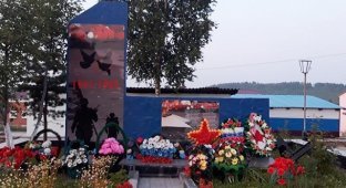 В Приамурье отреставрировали памятник погибшим в ВОВ, но что-то пошло не так (фото + видео)