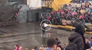 Никита Джигурда выступил на шоу каскадеров в Москве и заодно поздравил всех с референдумами