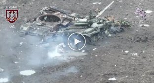 Россиянин с голой задницей убегает от дрона-камикадзе 82-й ОДШБр