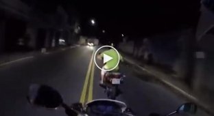 Захватывающая полицейская погоня за мотоциклистом в Бразилии