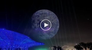 В китайском городе Лиюян одновременно запустили 16 тысяч дронов, установив новый мировой рекорд