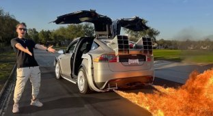 Tesla Model X перетворили на машину часу, як у фільмі «Назад у майбутнє» (1 фото + 1 відео)