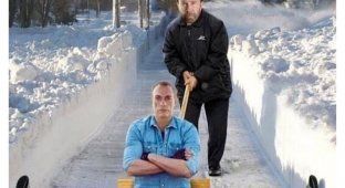 Новая услуга: на время снегопадов петербуржцам предлагают сопровождение с лопатой (7 фото)