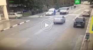 В Крыму автомобиль переехал велосипедистов