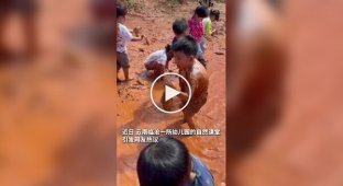 Китайский детский сад, в котором детям дают порезвиться в грязи