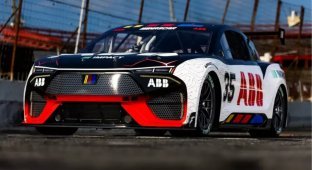 Представлен электромобиль для гонок NASCAR (3 фото + 1 видео)