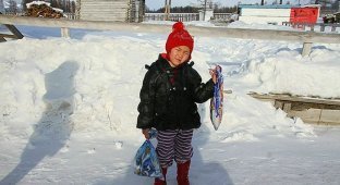 4-летняя девочка прошла 8 км по тайге за помощью родственникам (5 фото)