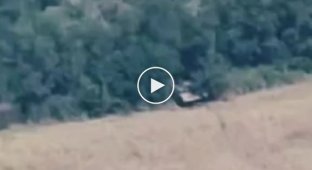 Ukrainian kamikaze FPV drone destroys Russian BREM-1 in the direction of Kupyansk