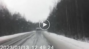Minibus with passengers flew into a ditch in the Leningrad region