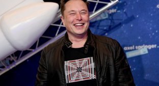 The richest man on the planet, Elon Musk, released a perfume with an unusual smell (2 photos)